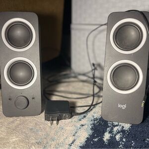 LOGI DESKTOP SPEAKERS!! Long wires! NOT BLUETOOTH!